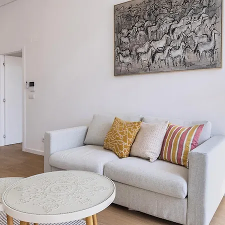 Apartament Center 1-bedroom By Lovelystay *